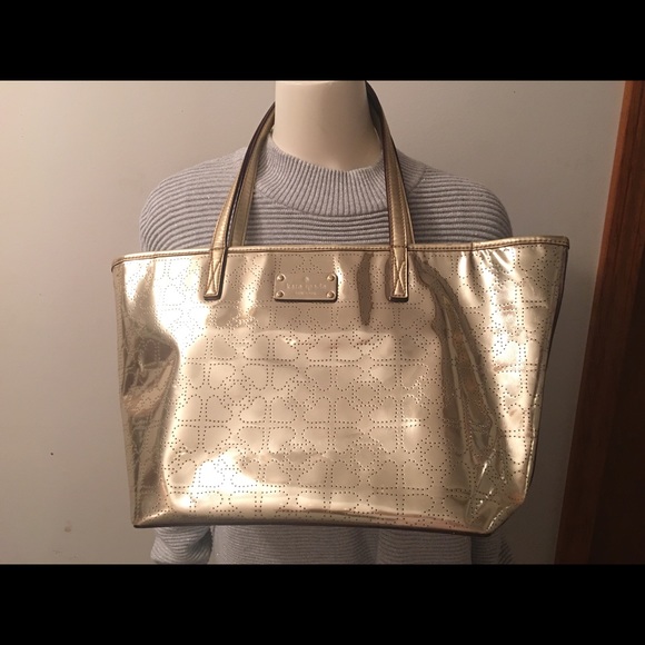 kate spade Handbags - Gold heart bag💛💛💛
